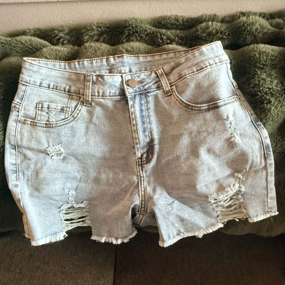 Light Wash Distressed Frayed Hem Denim Shorts MEDIUM NEW